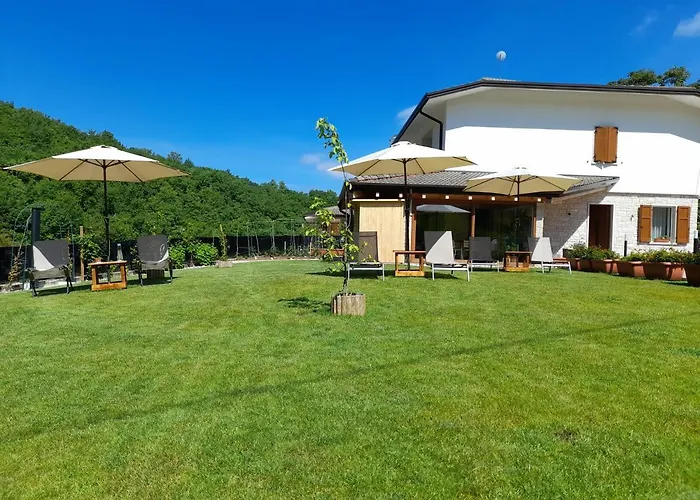 Bed and Breakfast Miravallesuites 4*