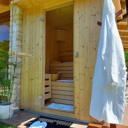 B&B Miravallesuites 4*