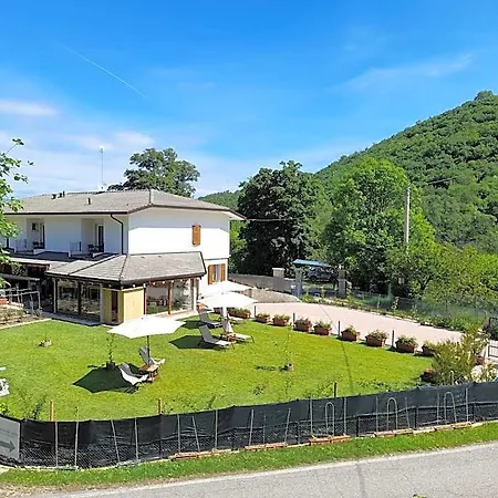 Miravallesuites Nocleg ze śniadaniem 4*