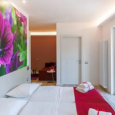 Miravallesuites Nocleg ze śniadaniem