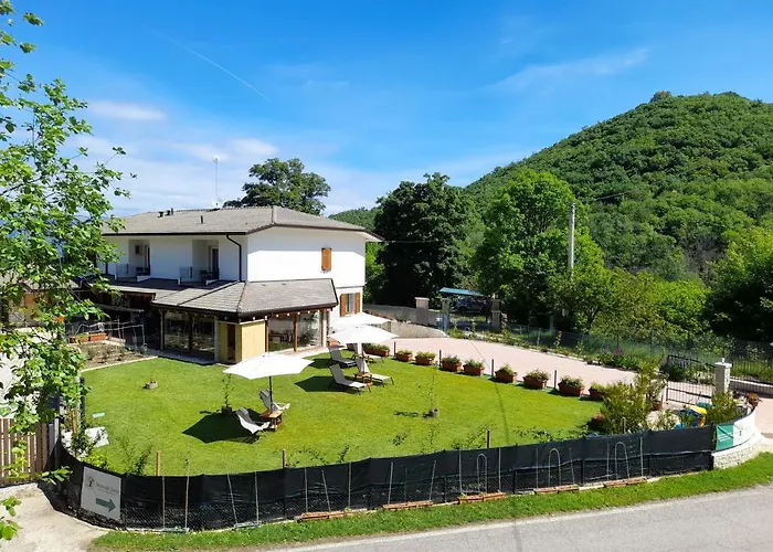 Frühstückspension Miravallesuites San Zeno di Montagna