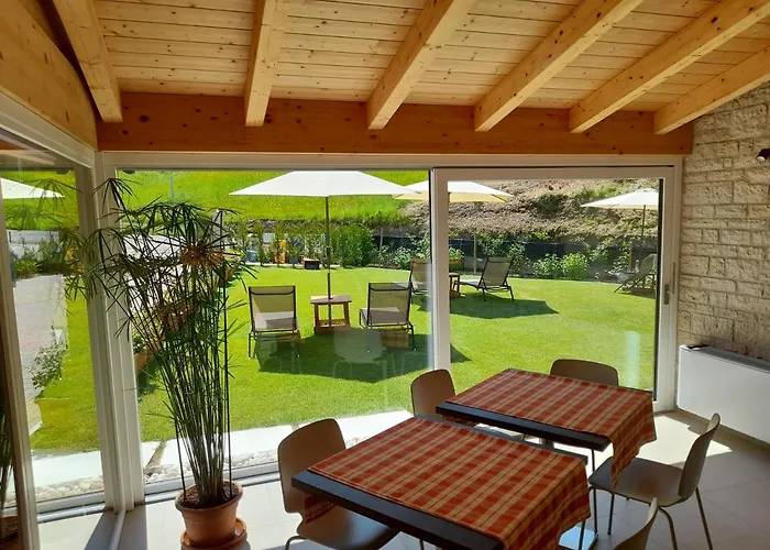 Frühstückspension Miravallesuites San Zeno di Montagna