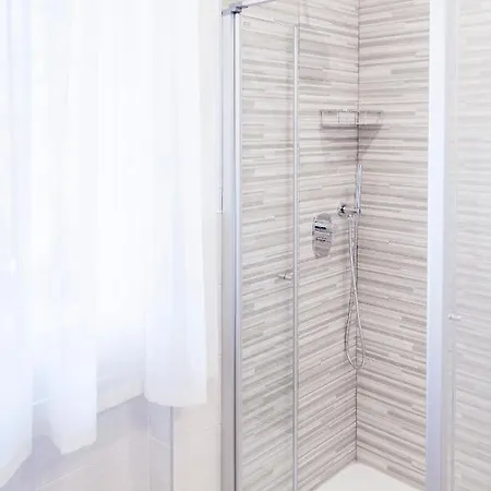 Bed & Breakfast Miravallesuites 4*