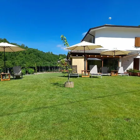 Bed and Breakfast Miravallesuites 4*