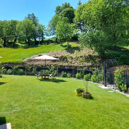 Miravallesuites Bed and Breakfast 4*