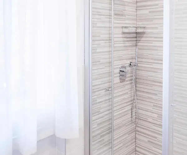 Bed and Breakfast Miravallesuites 4*